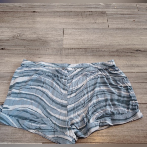 Nordstrom Women’s Blue Striped Pajama Set – Size L, Button-Up Top & Shorts - Picture 4 of 6